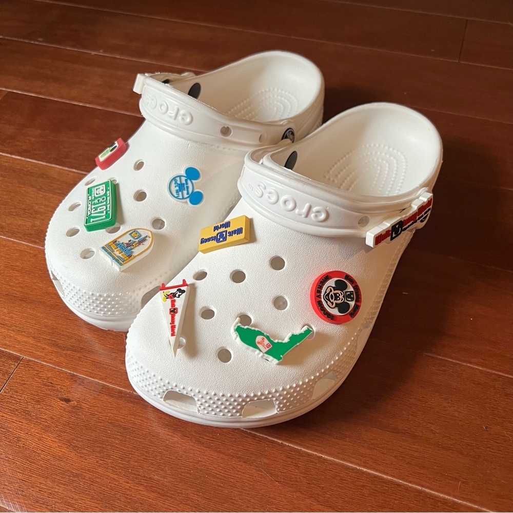 Crocs 50th Anniversary Walt Disney World Vault Collection Magic Kingdom Jibbitz